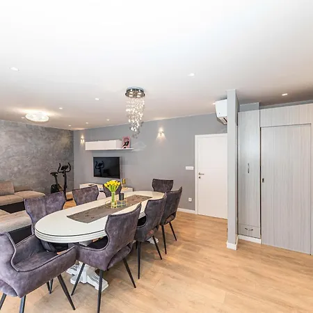 Daire Lovely In Stobrec With House Sea View *