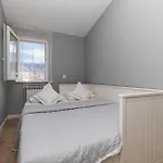 Appartamento Awesome In Stobrec With House Sea View