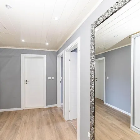 4 Bedroom Awesome In Stobrec * Сплит